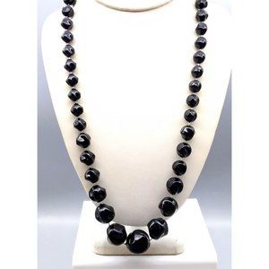 Chic Vintage Black Beaded Necklace, Early Plastic Basic Retro Graduated Strand